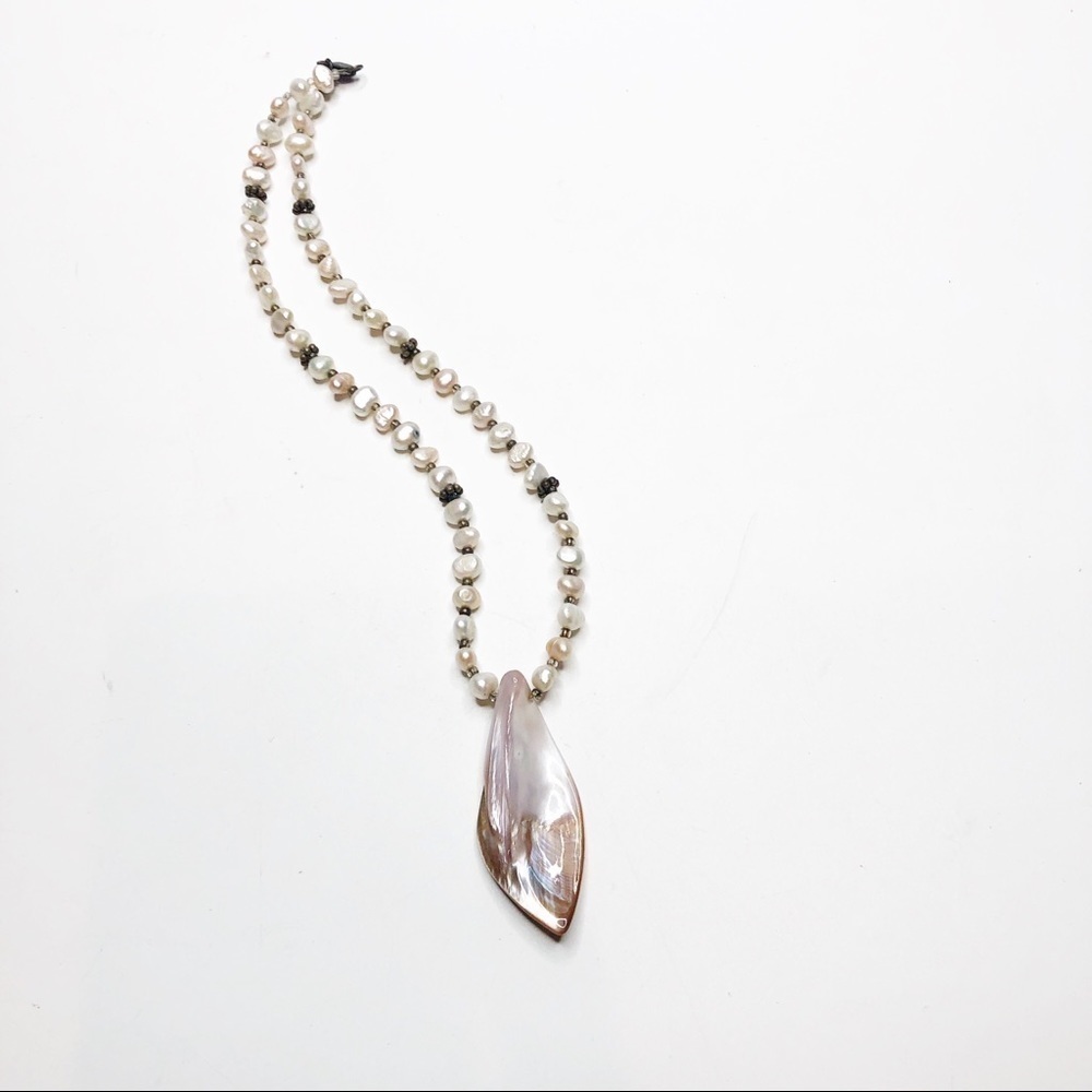 Shell Necklace - Picture 2 of 4